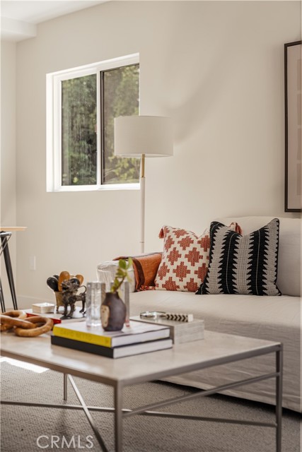 Detail Gallery Image 28 of 39 For 3950 Franklin Ave, Los Angeles,  CA 90027 - 3 Beds | 3/1 Baths