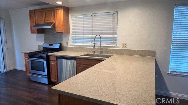 Detail Gallery Image 6 of 17 For 25775 Mission Rd, Loma Linda,  CA 92354 - 3 Beds | 3 Baths
