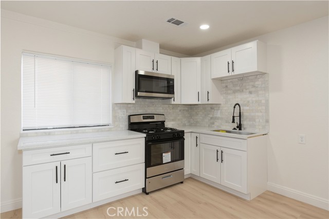 Detail Gallery Image 4 of 13 For 232 Orange Ave, Colton,  CA 92324 - 3 Beds | 1 Baths