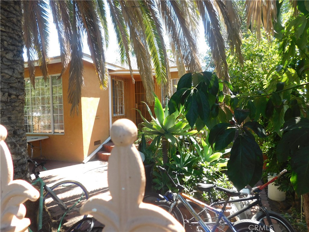 https://media.crmls.org/medias/91756c4f-dbd5-4ac3-b8a0-ebf99a5dd6ba.jpg?preset=X-Large