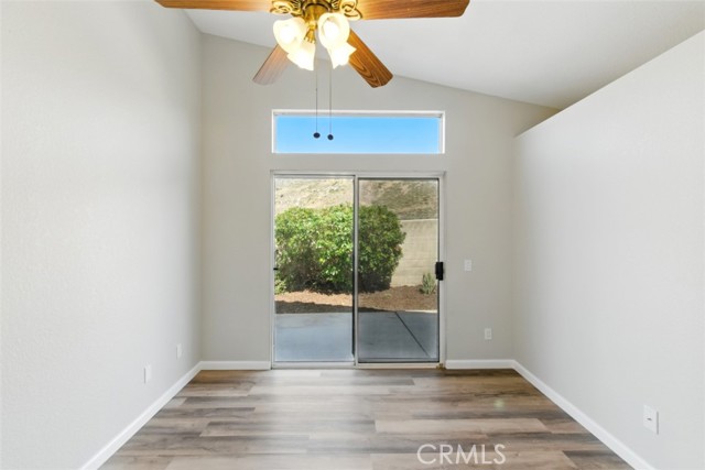 11979 Savona Dr, Fontana CA: https://media.crmls.org/medias/91760498-a1d6-46a1-bc90-4463b2f1c8db.jpg