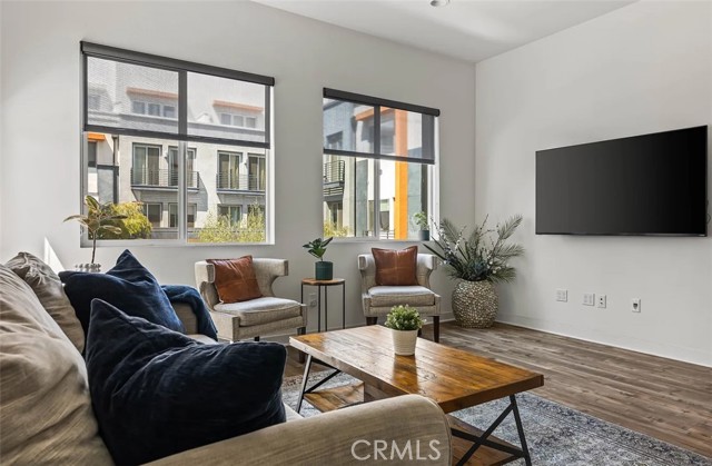 Detail Gallery Image 11 of 20 For 215 Elm Ave, Long Beach,  CA 90802 - 2 Beds | 3 Baths