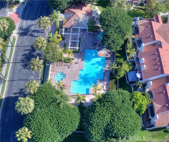21982 Kitridge, Mission Viejo CA: https://media.crmls.org/medias/91771562-c356-453e-adf3-5551363d3167.jpg