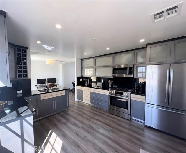 1645 Camden AVE Unit: 401
