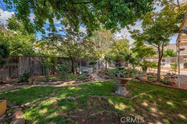 2386 Farmington Avenue, Chico CA: https://media.crmls.org/medias/9177927e-2b43-4471-b26e-990d8ee26a8f.jpg