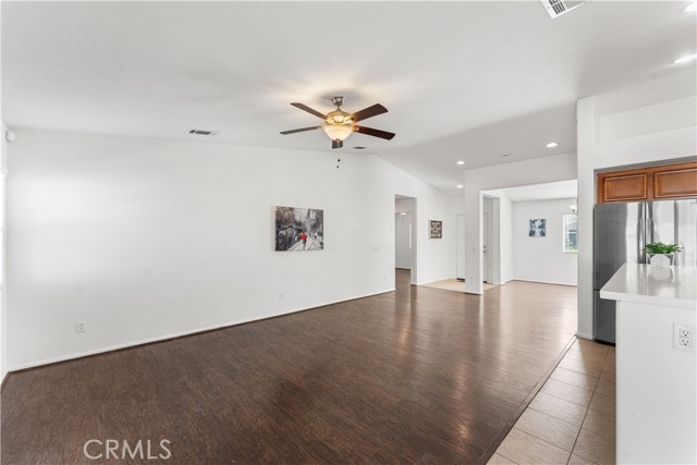 Detail Gallery Image 10 of 42 For 3319 Gemstone, Rosamond,  CA 93560 - 3 Beds | 2 Baths