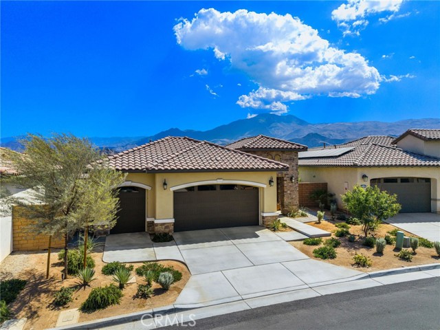 80241 Champions Way, La Quinta CA: https://media.crmls.org/medias/91783029-61c0-4c01-984c-2da12c507f17.jpg