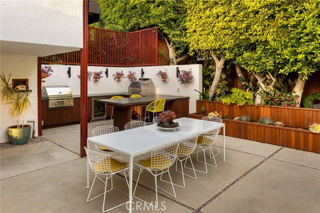 1515 N Tigertail, Los Angeles CA: https://media.crmls.org/medias/91784672-1306-475c-b3b1-85f1cb509496.jpg