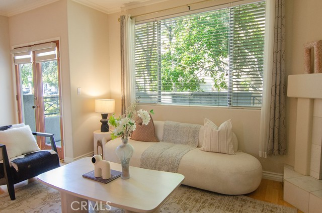 Detail Gallery Image 11 of 35 For 240 S Mentor #2,  Pasadena,  CA 91106 - 2 Beds | 2/1 Baths
