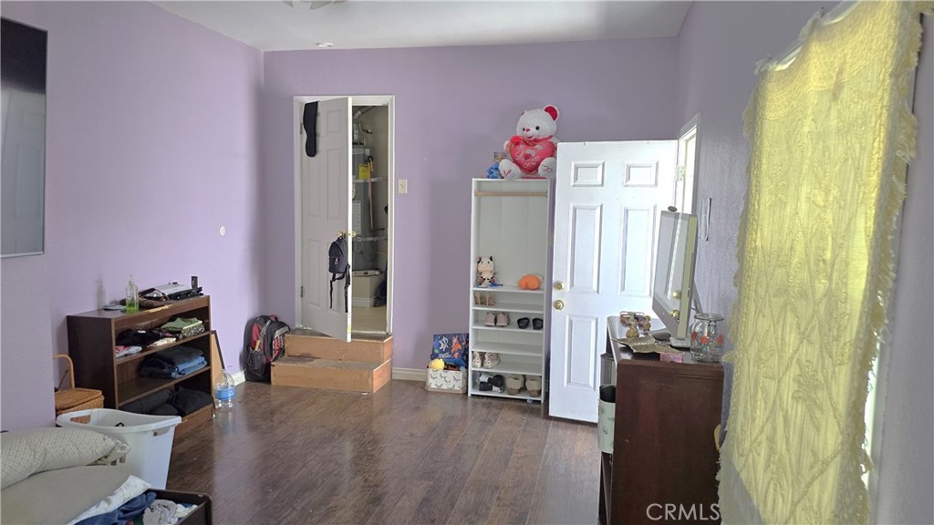 https://media.crmls.org/medias/917915bd-24f3-4f22-8fc4-a504e4a0c2e3.jpg?preset=X-Large