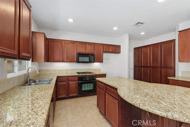 Detail Gallery Image 15 of 42 For 35700 Emily, Murrieta,  CA 92563 - 3 Beds | 2/1 Baths