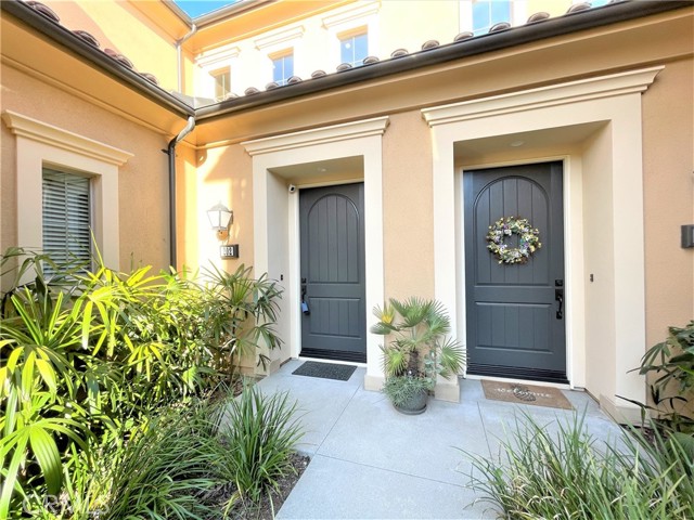 Detail Gallery Image 2 of 25 For 202 Bishop, Irvine,  CA 92620 - 2 Beds | 2 Baths