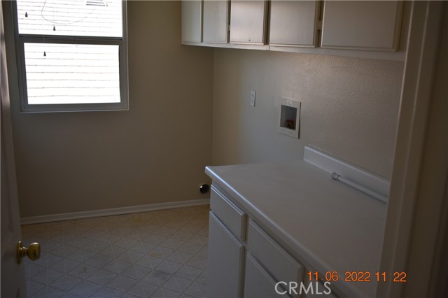 Detail Gallery Image 11 of 22 For 13735 Goldcrest Lane, Corona,  CA 92880 - 5 Beds | 2/1 Baths