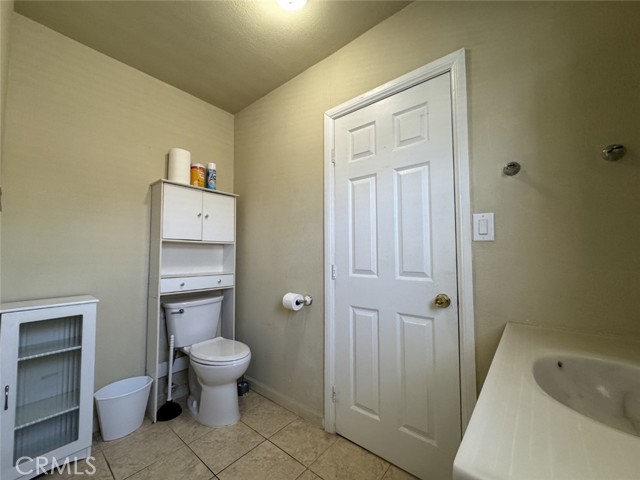 11050 Keswick Street, Sun Valley CA: https://media.crmls.org/medias/917bfa77-59af-43f2-a49c-47a02b377136.jpg