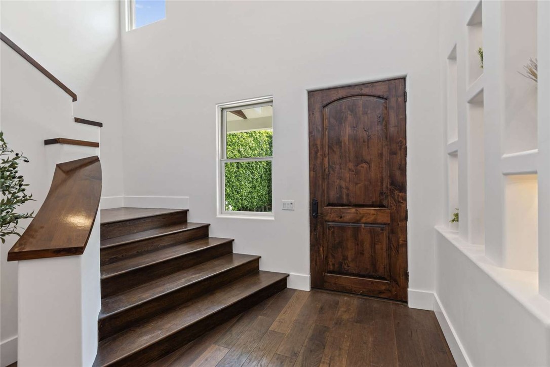 Detail Gallery Image 20 of 44 For 3496 Redwood Ave, Los Angeles,  CA 90066 - 4 Beds | 4/1 Baths