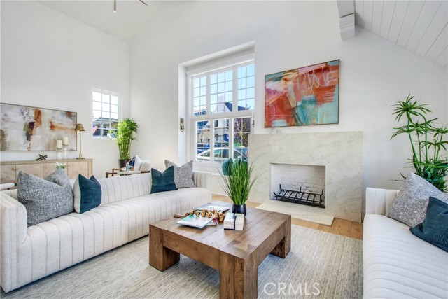 1103 Balboa Avenue, Newport Beach CA: https://media.crmls.org/medias/917ce0cb-5202-4c91-a083-558d3955d0a4.jpg