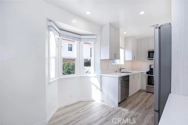 Detail Gallery Image 18 of 56 For 1606 Bel Aire Dr, Glendale,  CA 91201 - 2 Beds | 1 Baths