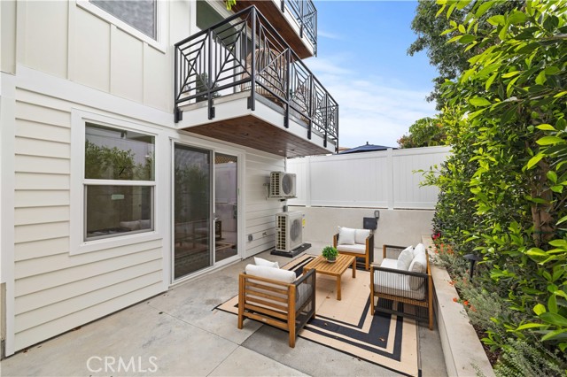 1212 19th Street, Hermosa Beach, California 90254, 4 Bedrooms Bedrooms, ,4 BathroomsBathrooms,Residential,For Sale,19th,SB26062974