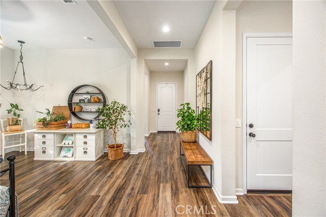 Detail Gallery Image 11 of 20 For 11145 Fourleaf Ct, Corona,  CA 92883 - 2 Beds | 2 Baths