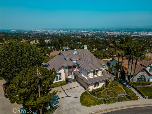 580 S Londerry Ln, Anaheim Hills CA: https://media.crmls.org/medias/917efa49-25ed-4c26-8e42-3485aff9bdf0.jpg
