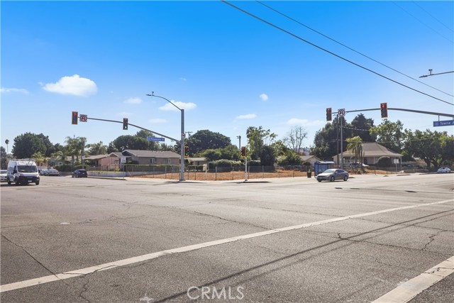 796 Philadelphia Street, Pomona CA: https://media.crmls.org/medias/917efbd4-0587-4e7c-be69-e5715c4ed556.jpg