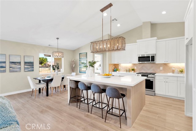 Detail Gallery Image 14 of 64 For 21960 Ramona, Apple Valley,  CA 92307 - 4 Beds | 2/1 Baths