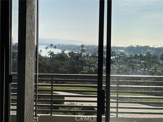 Detail Gallery Image 12 of 69 For 230 Lille Lane 212, Newport Beach,  CA 92663 - 2 Beds | 2 Baths