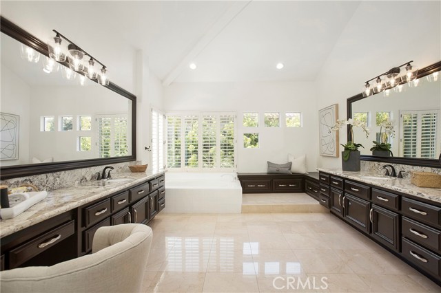 25 Santa Maria, Lake Forest CA: https://media.crmls.org/medias/91808e1c-8ba4-4844-b2be-2cd84357840e.jpg