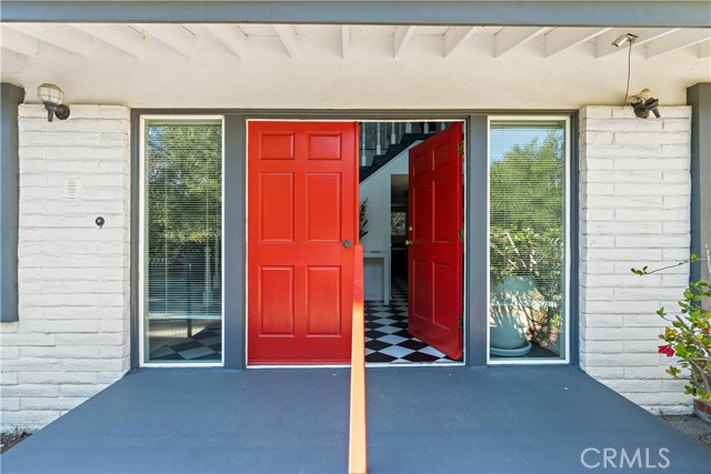 Detail Gallery Image 2 of 42 For 11944 Briarvale, Studio City,  CA 91604 - 5 Beds | 4 Baths