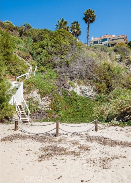 Detail Gallery Image 37 of 43 For 32061 Coast Hwy, Laguna Beach,  CA 92651 - 4 Beds | 4/2 Baths