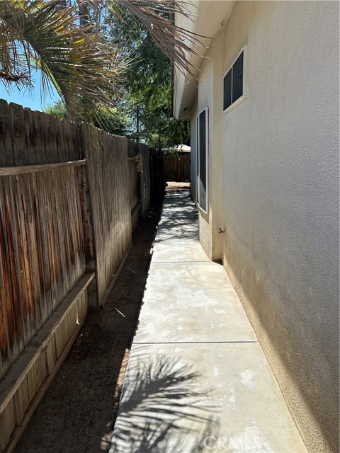 9003 Forest Oaks Court, Bakersfield CA: https://media.crmls.org/medias/918126cc-8e3d-4b61-8d62-d3dbc906dae7.jpg