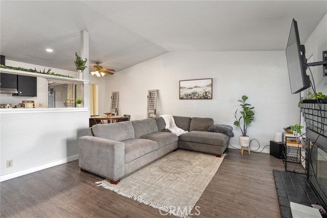 Detail Gallery Image 5 of 48 For 465 Waterford Dr, Chico,  CA 95973 - 5 Beds | 3 Baths