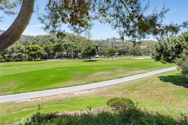 4119 Oak Island Lane, Fallbrook CA: https://media.crmls.org/medias/9181e361-8f6e-4dbc-b419-d9afcafb1514.jpg