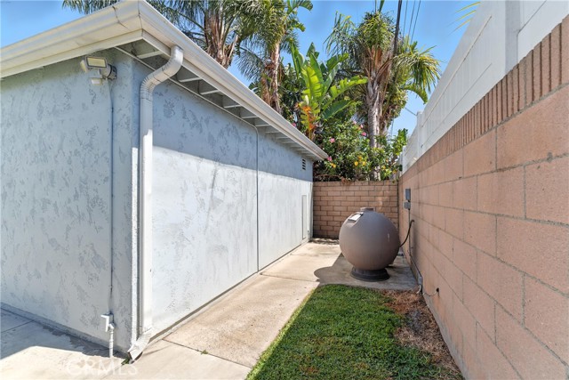 2275 Ximeno Avenue, Long Beach CA: https://media.crmls.org/medias/9182c671-9490-452f-9a76-d8879f12a688.jpg