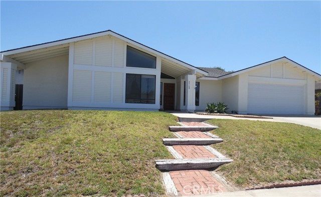 4768 Tiffany Park Circle, Santa Maria CA: https://media.crmls.org/medias/91835840-1217-4f57-8c57-d736a42122a4.jpg