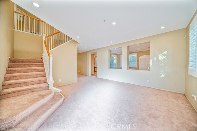 Detail Gallery Image 4 of 44 For 5569 Spur Ct, Fontana,  CA 92336 - 4 Beds | 2/1 Baths
