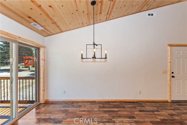 Detail Gallery Image 13 of 32 For 878 Fir Ln, Big Bear City,  CA 92314 - 3 Beds | 2 Baths