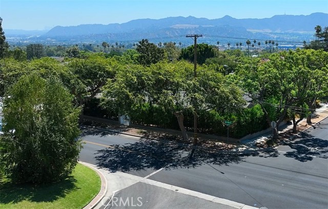 301 S Sunset Canyon Drive, Burbank CA: https://media.crmls.org/medias/91842bed-f0b5-44f2-907b-f48b7c562a98.jpg
