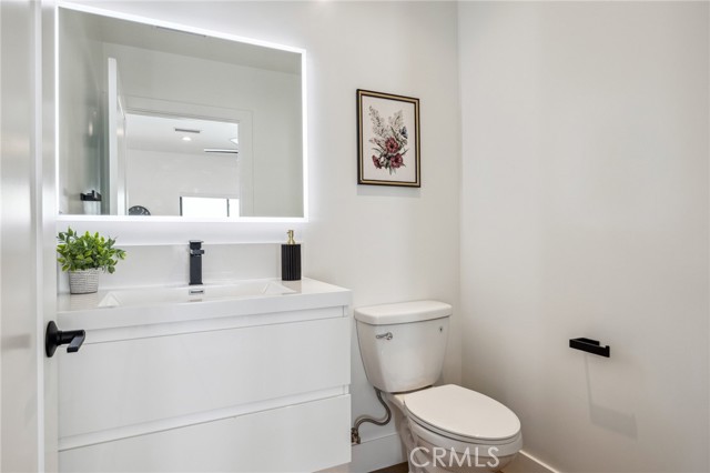 6521 Homewood Avenue, Los Angeles CA: https://media.crmls.org/medias/91844696-5cfc-4de0-95b7-ee5c9ff1d140.jpg