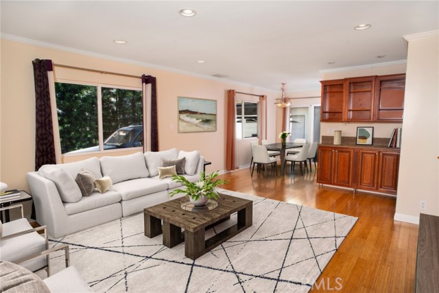 Detail Gallery Image 3 of 14 For 11265 Otsego St #1,  North Hollywood,  CA 91601 - 2 Beds | 1/1 Baths