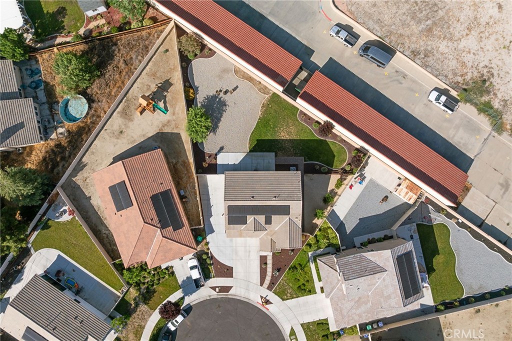 https://media.crmls.org/medias/91852e58-2b60-4074-9db2-10572a2f5615.jpg?preset=X-Large