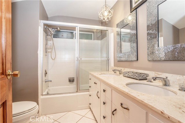 Detail Gallery Image 22 of 39 For 5710 Wilbur Ave, Tarzana,  CA 91356 - 4 Beds | 2 Baths