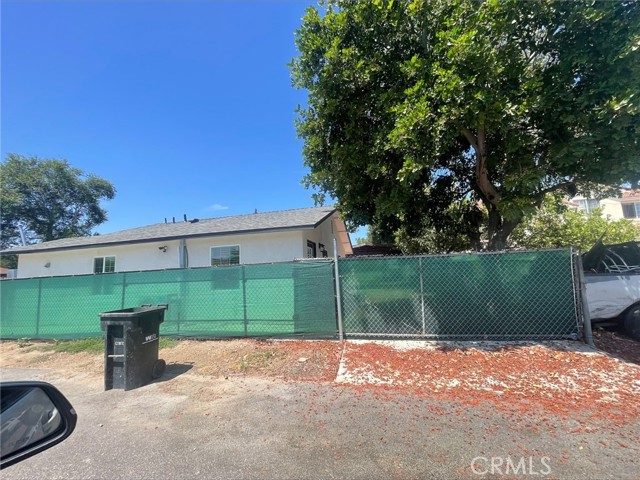 4532 Walnut
