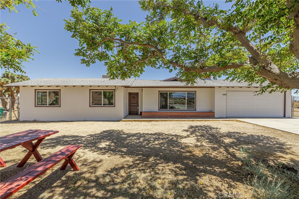 5200 Mojave Tropico Road