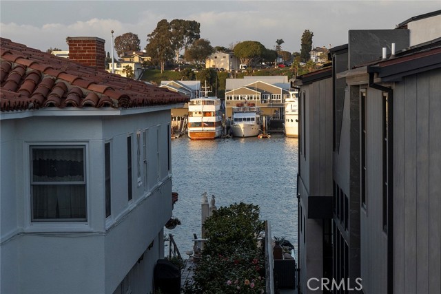 111 Via Lido Nord, Newport Beach CA: https://media.crmls.org/medias/9187bdb4-0a9b-4091-895e-939b83f95c83.jpg