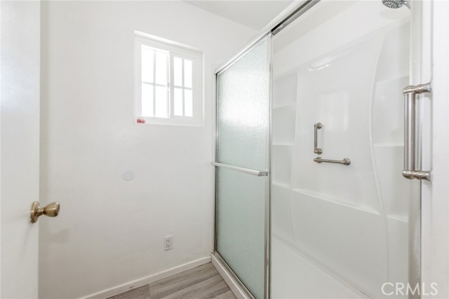 Image 23 of 31 For 1345 Jellick