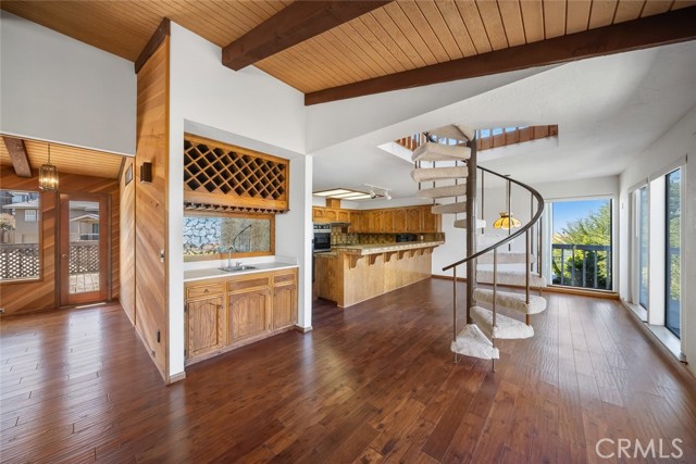373 Bristol Street, Cambria CA: https://media.crmls.org/medias/91882431-02b2-4f56-a786-29c7af272f85.jpg