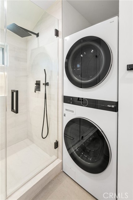 Detail Gallery Image 30 of 33 For 18848 Collins, Tarzana,  CA 91356 - 2 Beds | 2 Baths