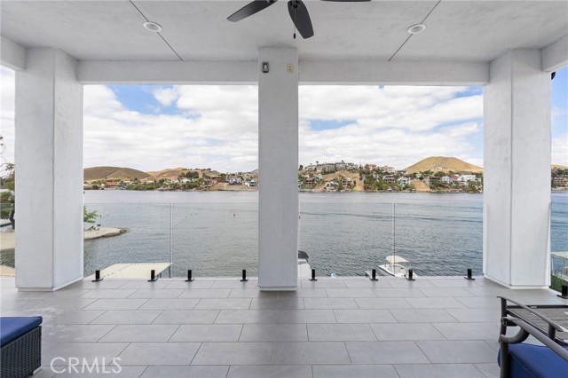 22400 Whirlaway Court, Canyon Lake CA: https://media.crmls.org/medias/91890c9d-edef-4f30-9503-4805c447f779.jpg
