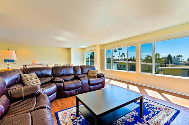 Detail Gallery Image 12 of 23 For 317 Avenida Del Mar #3,  San Clemente,  CA 92672 - 2 Beds | 2/1 Baths